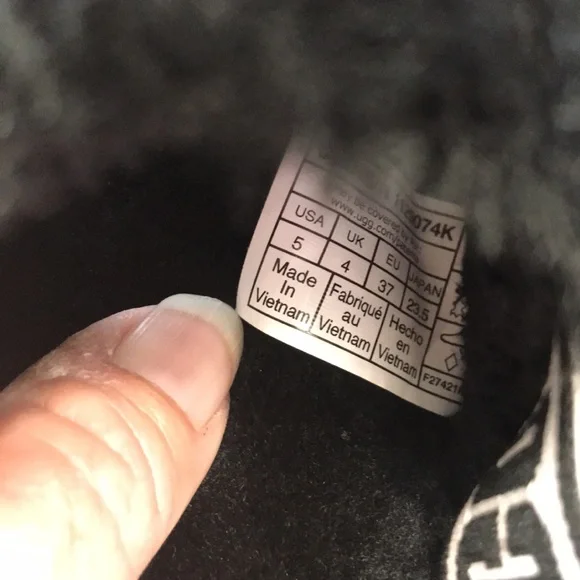 BNWOT UGGS K DISCO SLIDE - Picture 4 of 7